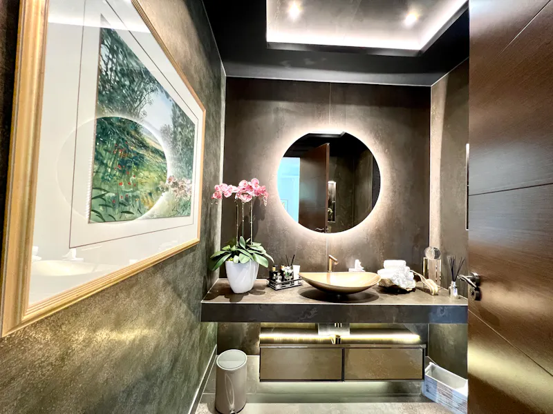 Bathroom at Modern Radlett House, K465 (photo 24)