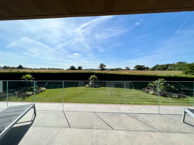 Modern Radlett House, K465 (photo 33)