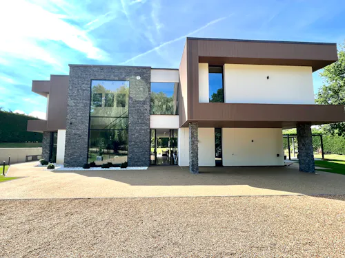 Modern Radlett House, K465