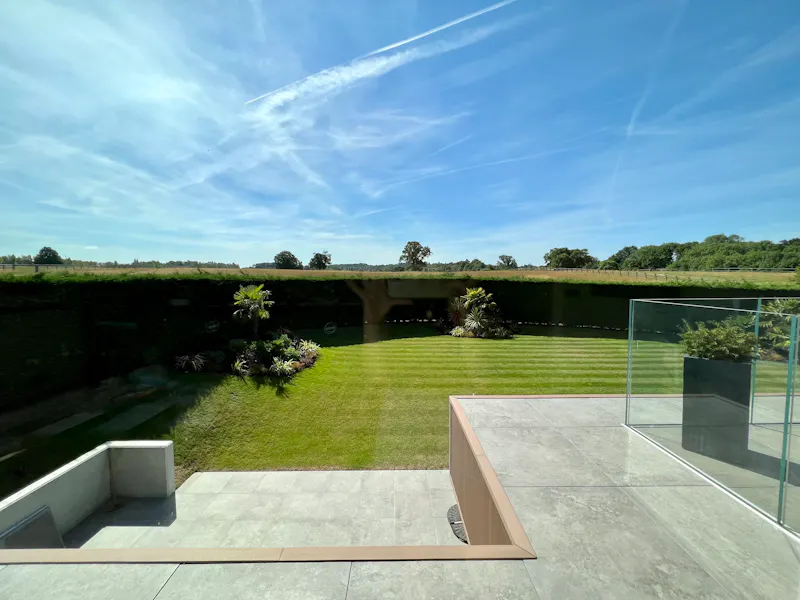 Modern Radlett House, K465 (photo 32)