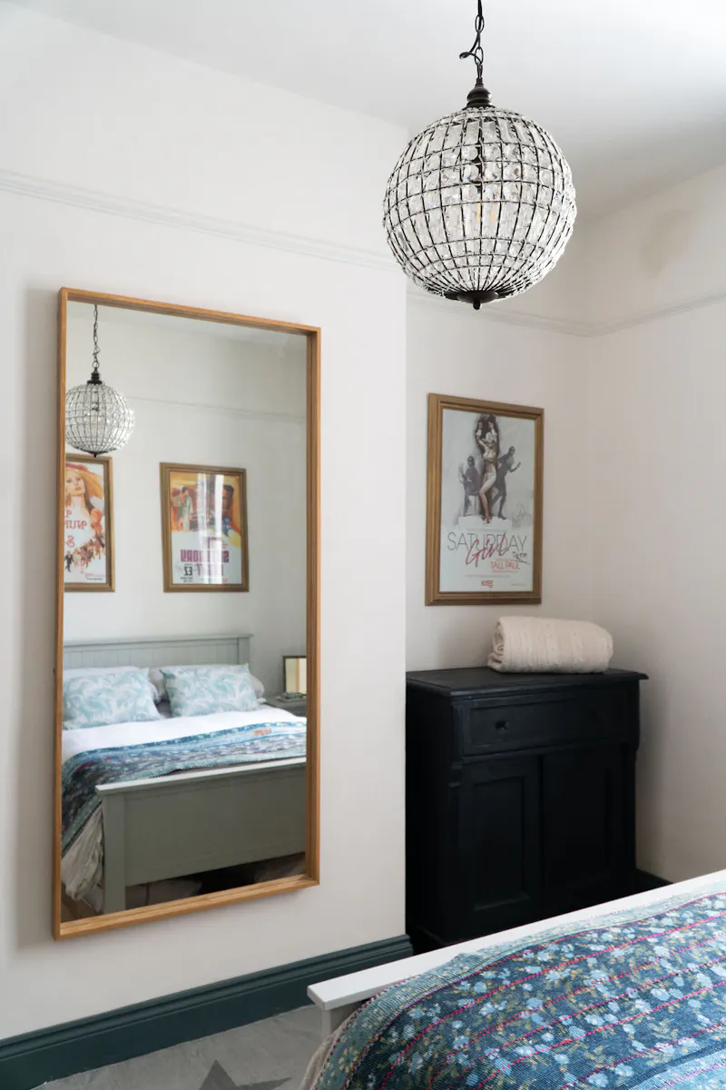 Bedroom at Brighton family house, B1873 (photo 28)