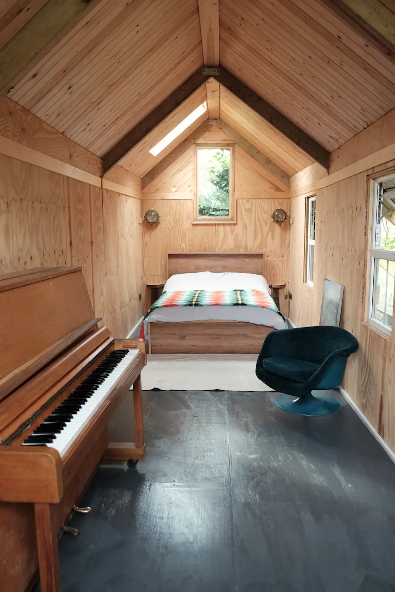 Piano at Rustic timber cottage in Rye, C926 (photo 21)