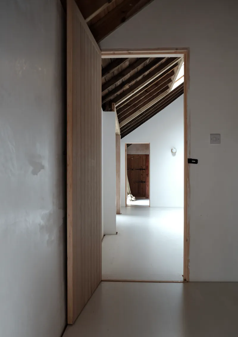 Rustic timber cottage in Rye, C926 (photo 2)