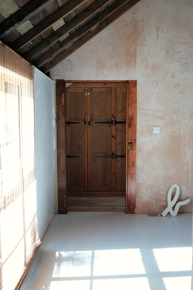 Rustic timber cottage in Rye, C926 (photo 11)