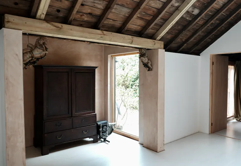 Rustic timber cottage in Rye, C926 (photo 10)