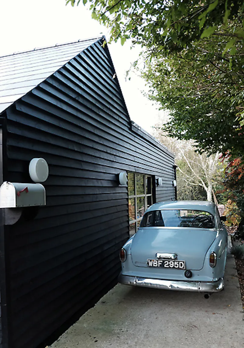 Rustic timber cottage in Rye, C926 (photo 30)