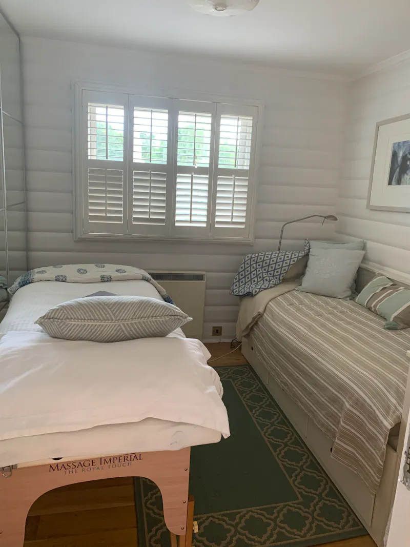 Bedroom at Norwegian style Marlow lodge , D2657 (photo 8)