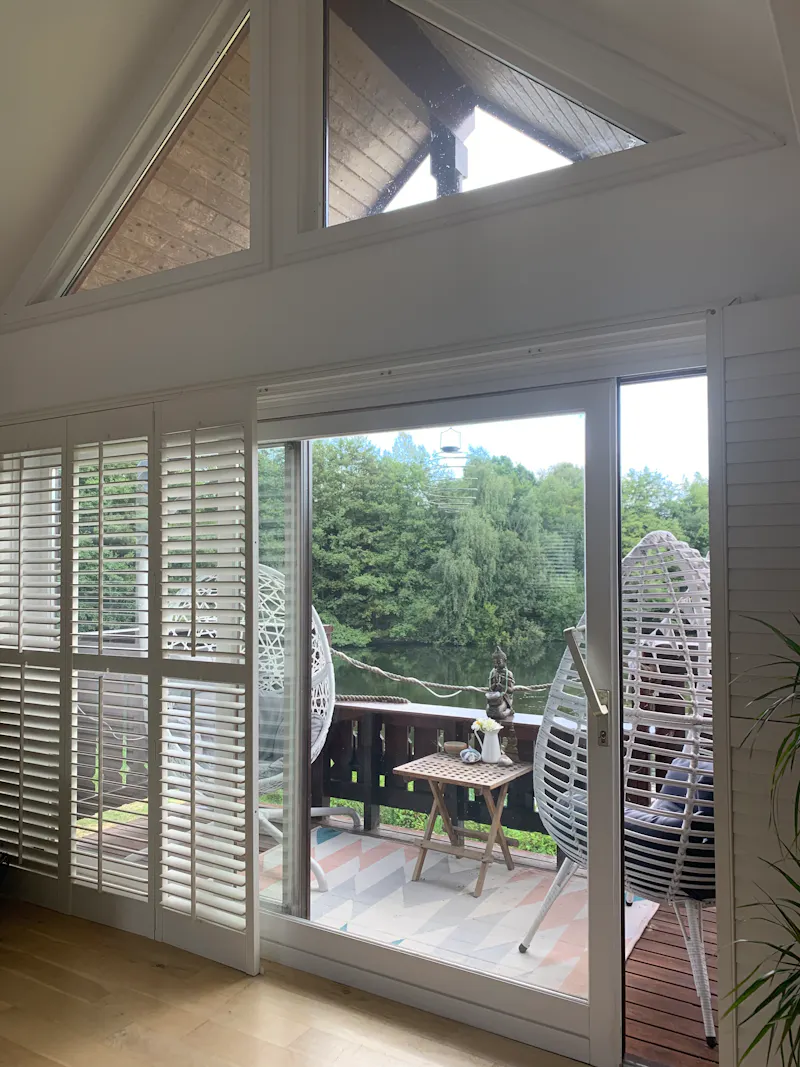 Balcony at Norwegian style Marlow lodge , D2657 (photo 5)