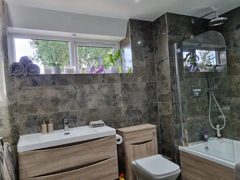 Bathroom at Secluded Cobham cottage, C927 (photo 8)