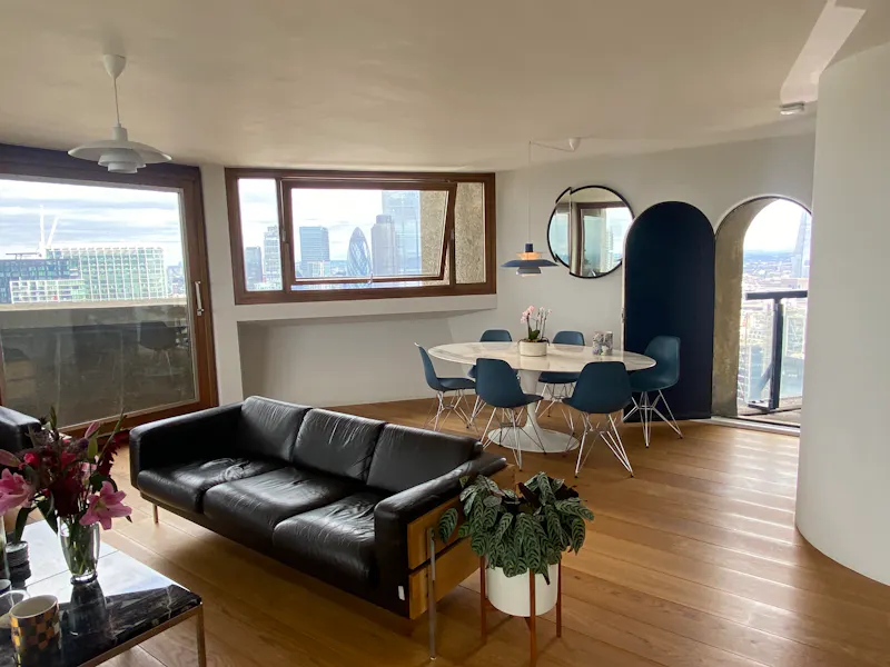 37th floor Barbican apartment, F1228 (photo 8)