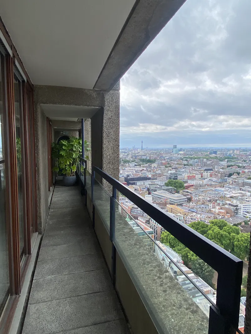 37th floor Barbican apartment, F1228 (photo 37)