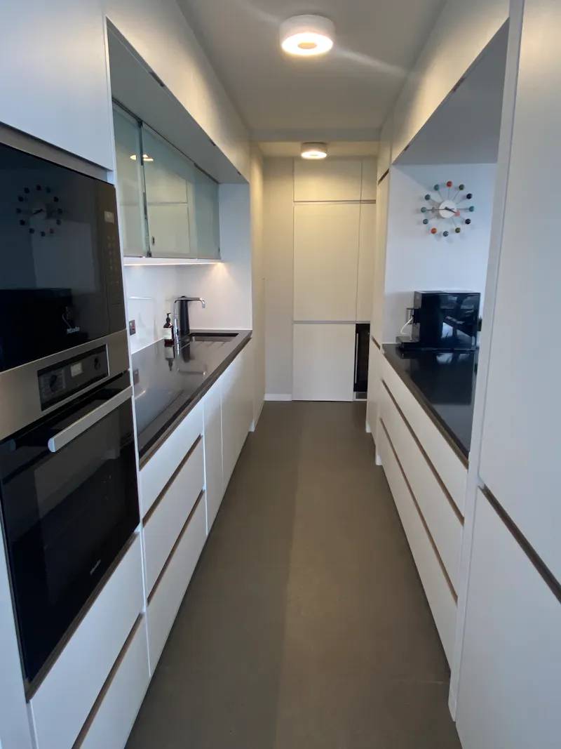 Kitchen at 37th floor Barbican apartment, F1228 (photo 17)