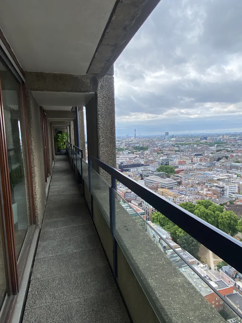 37th floor Barbican apartment, F1228 (photo 38)