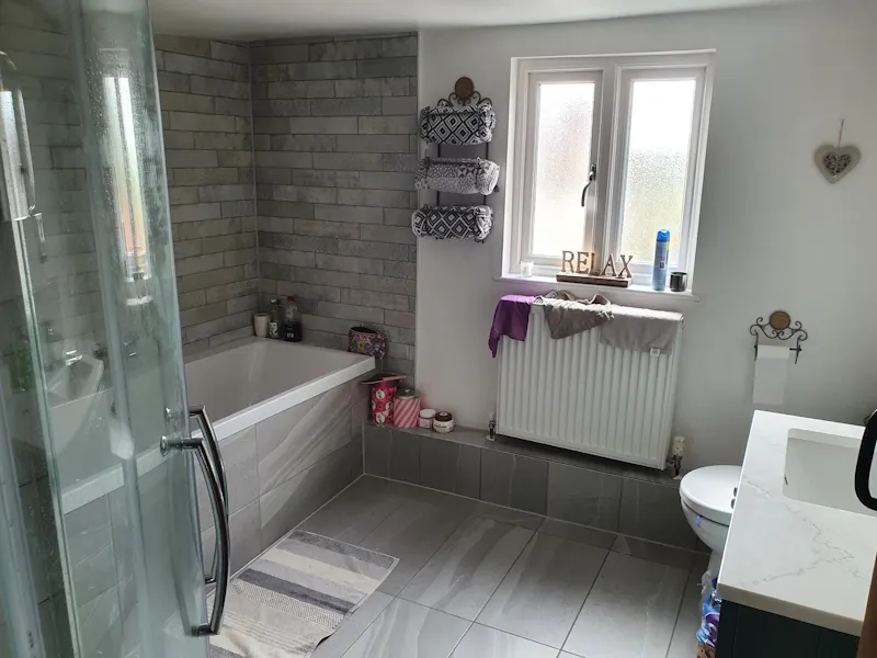 Bathroom at Woodham Ferrers Family Home, D2658 (photo 14)