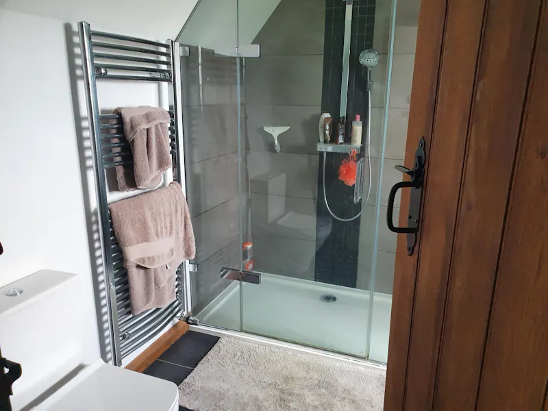 Bathroom at Woodham Ferrers Family Home, D2658 (photo 19)