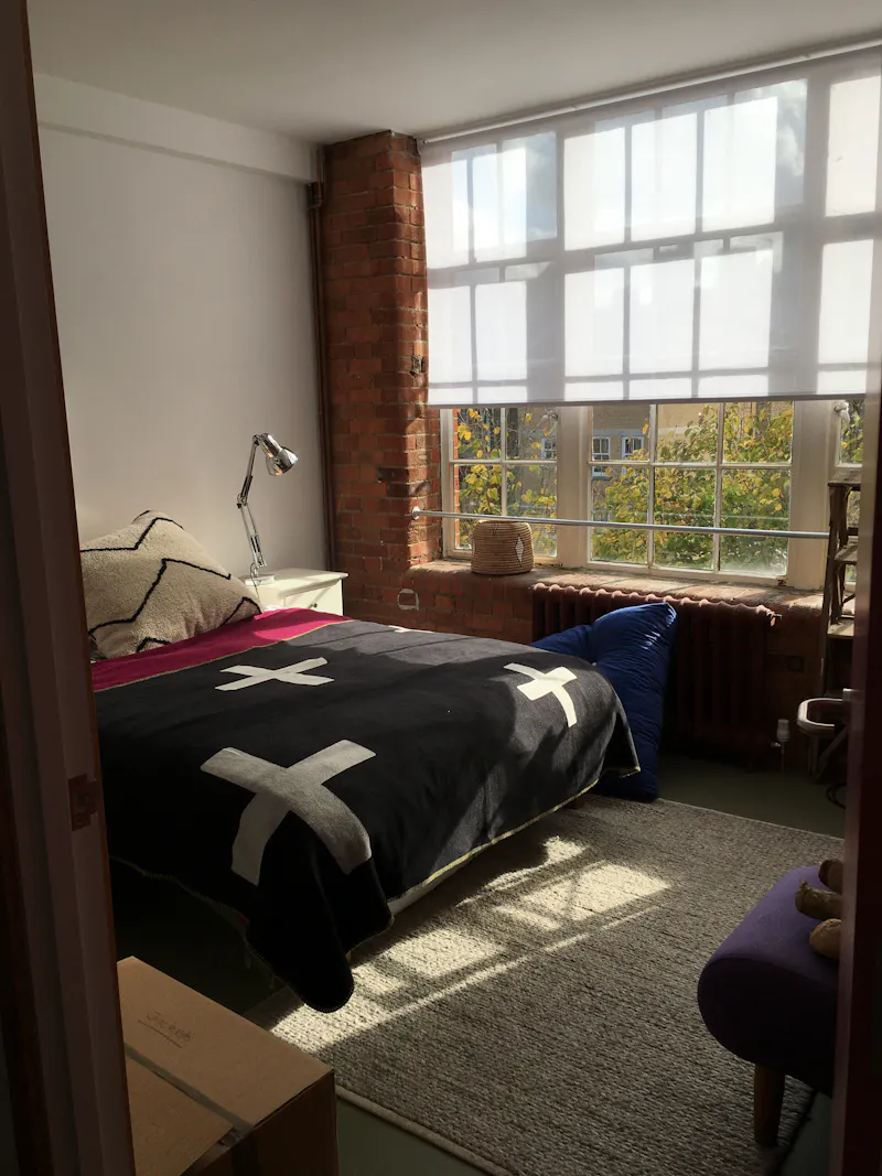 Crittall windows at Old Street loft-style apartment, F1229 (photo 24)