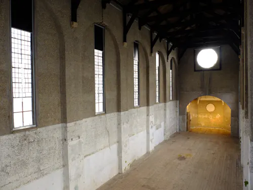 Huge hall in Surrey Quays , N200