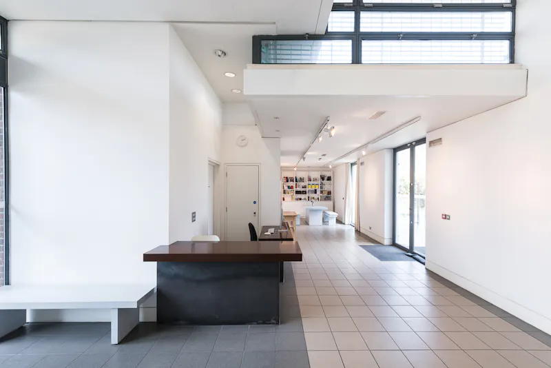 Huge hall in Surrey Quays , N200 (photo 10)
