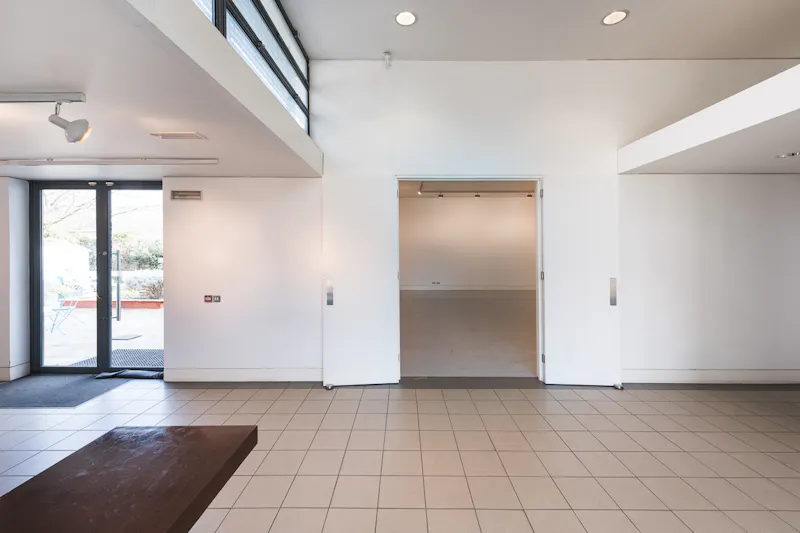Huge hall in Surrey Quays , N200 (photo 11)