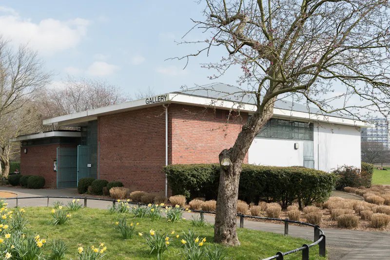 Huge hall in Surrey Quays , N200 (photo 2)