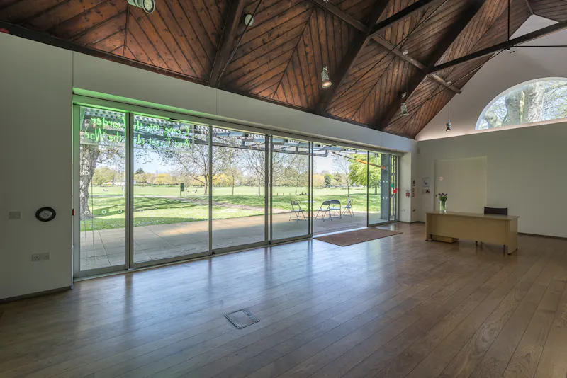 Beams at Huge hall in Surrey Quays , N200 (photo 16)