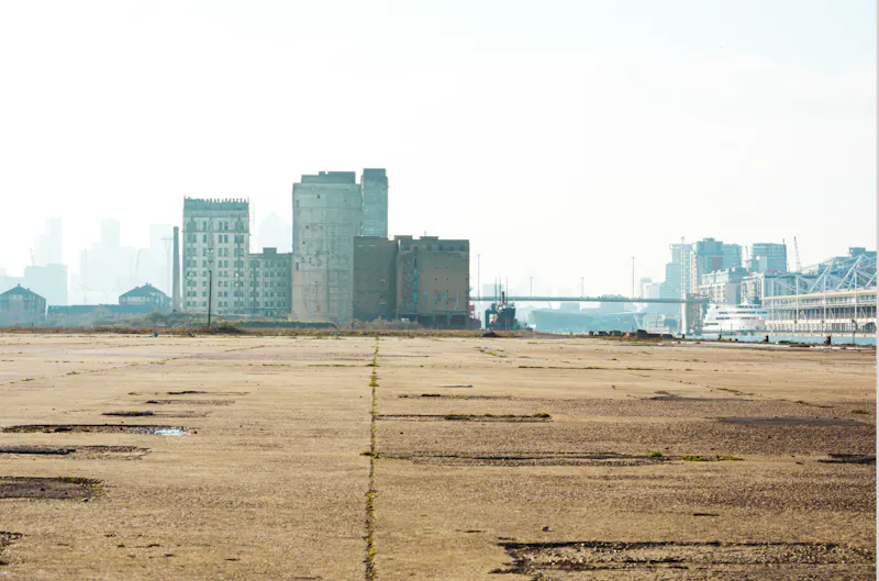 Open plan at Canning Town Island, N525 (photo 3)