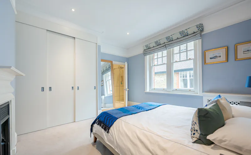 Bedroom at Stylish Putney house, E505 (photo 39)