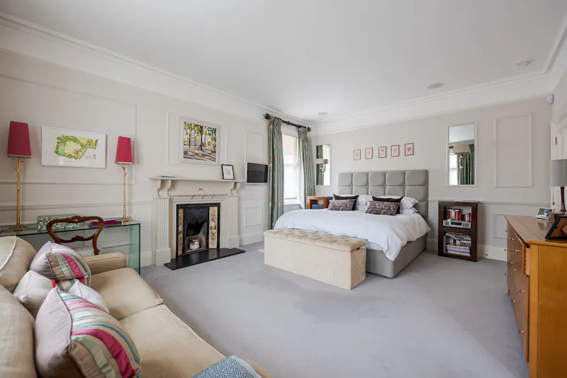 Bedroom at Stylish Putney house, E505 (photo 34)