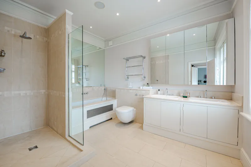 Bathroom at Stylish Putney house, E505 (photo 31)