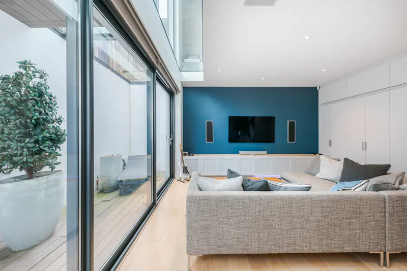 French doors at Stylish Wandsworth house, B1994 (photo 3)