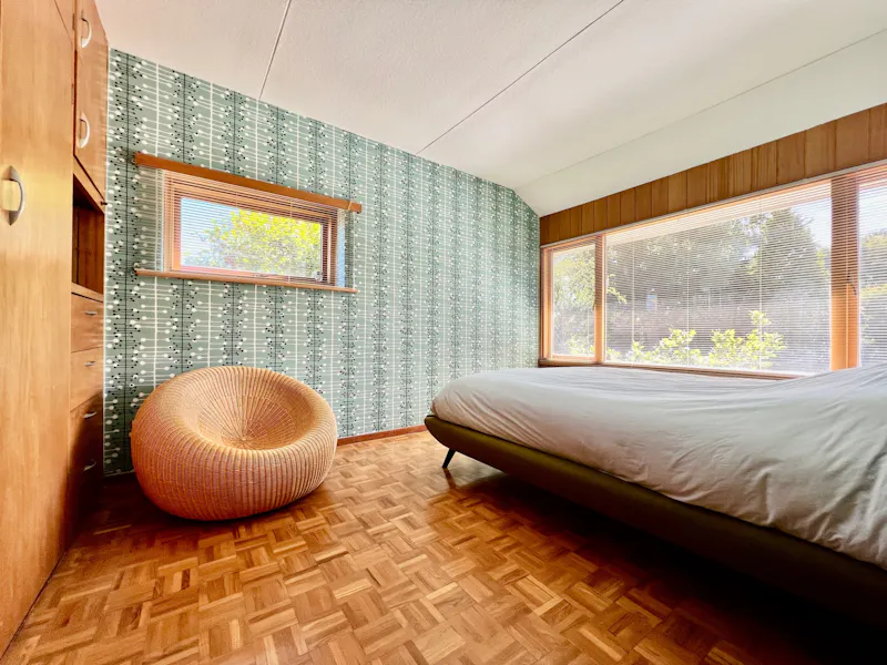 Bedroom at Collington Modernist house, E508 (photo 12)