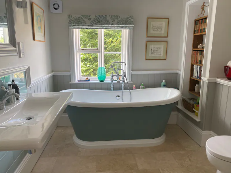 Bathroom at Edwardian Milford Vicarage, E507 (photo 11)