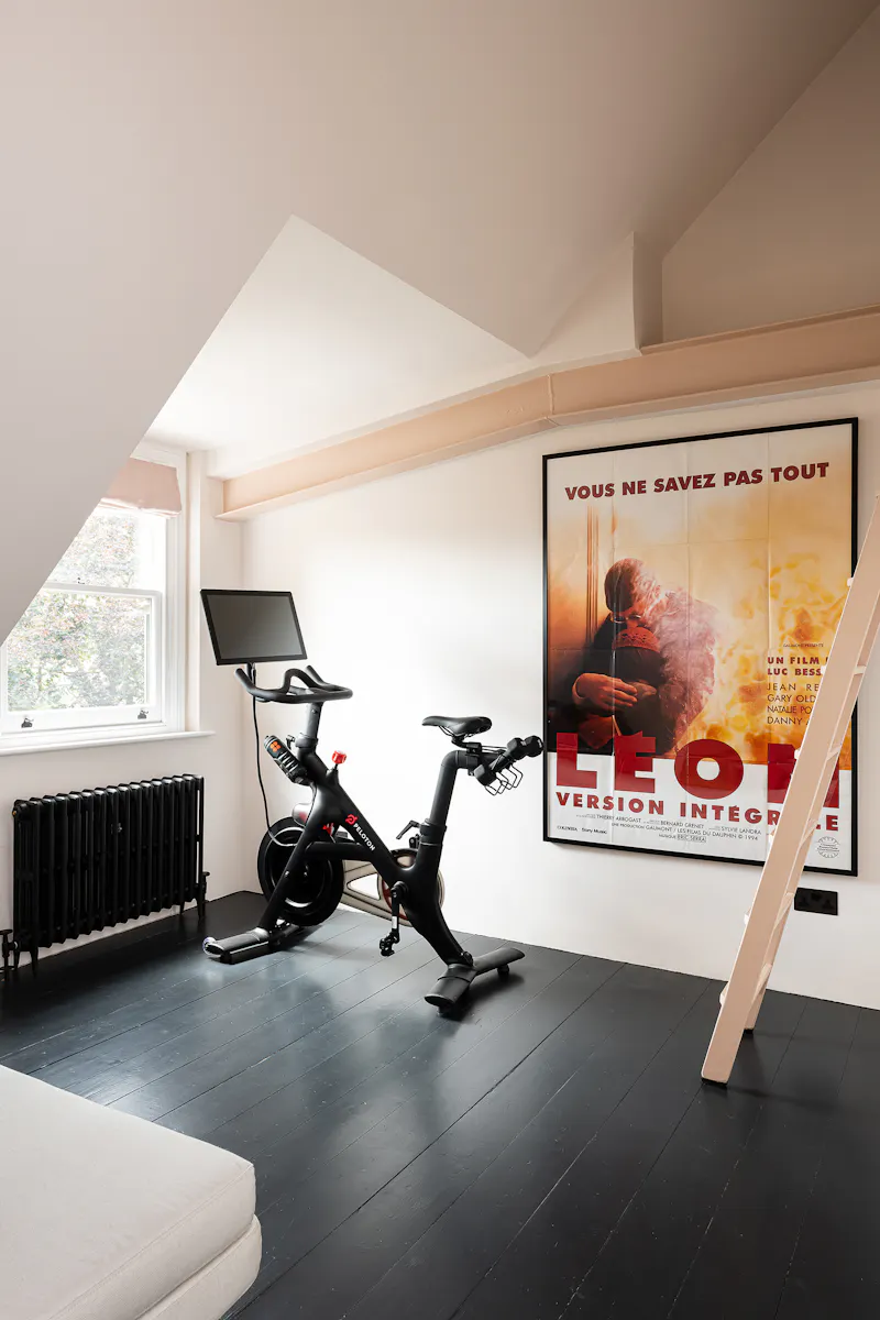 Gym at Stylish Surbiton house, D2662 (photo 23)