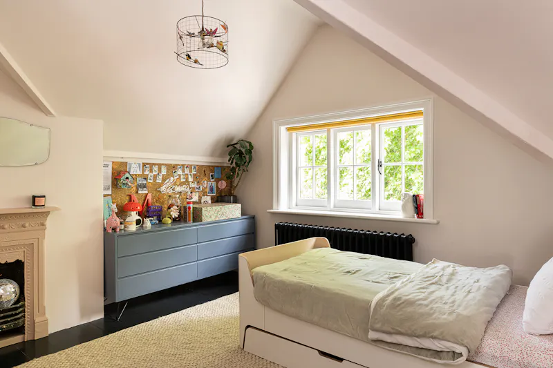 Bedroom at Stylish Surbiton house, D2662 (photo 17)