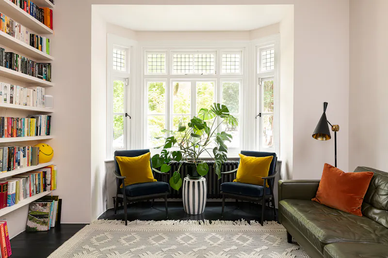 Living Room at Stylish Surbiton house, D2662 (photo 3)
