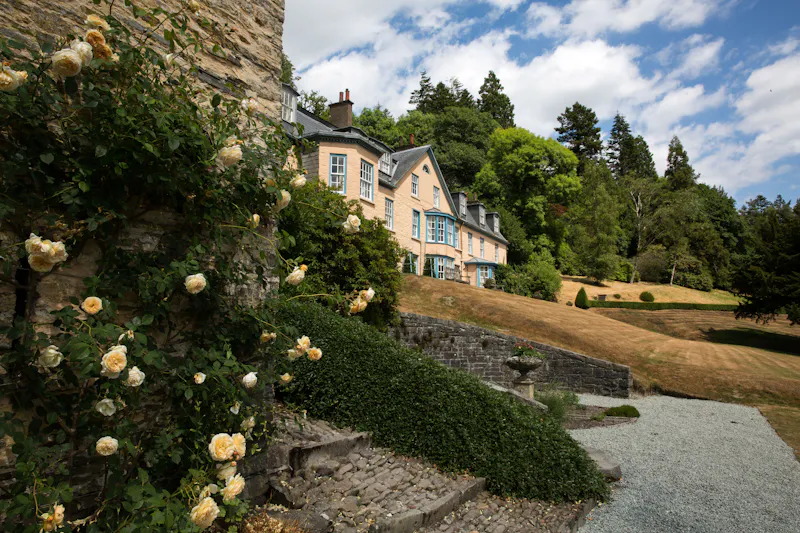 Large Llanwrtyd Manor House, A1585 (photo 36)