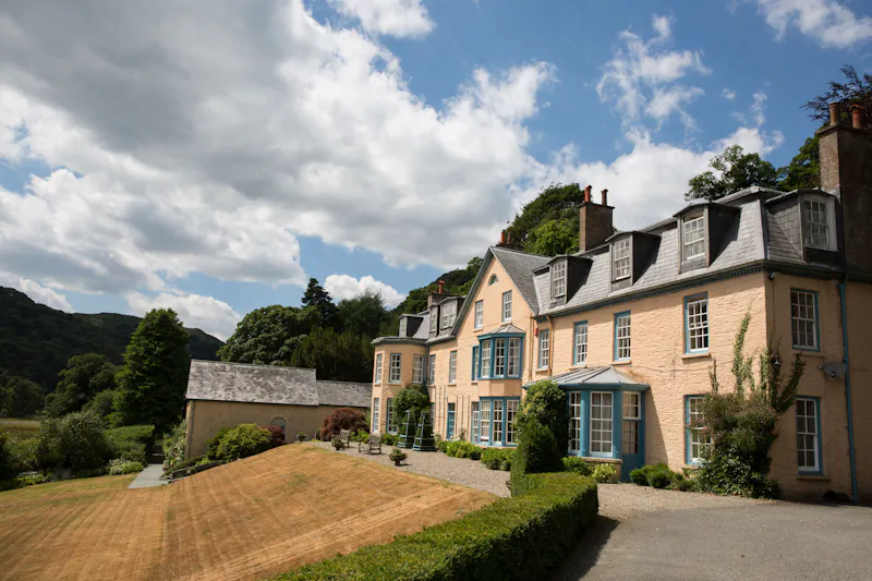 Large Llanwrtyd Manor House, A1585 (photo 37)