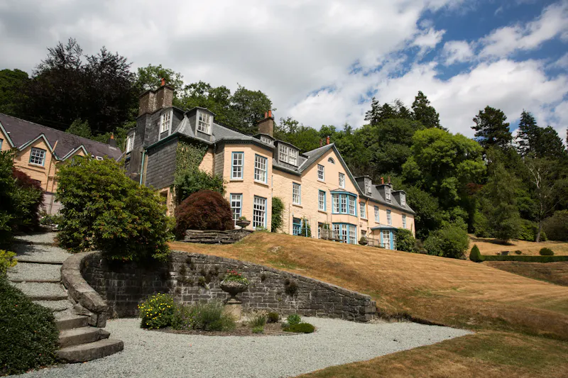 Large Llanwrtyd Manor House, A1585 (photo 35)
