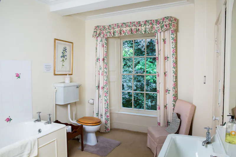 Bathroom at Large Llanwrtyd Manor House, A1585 (photo 17)
