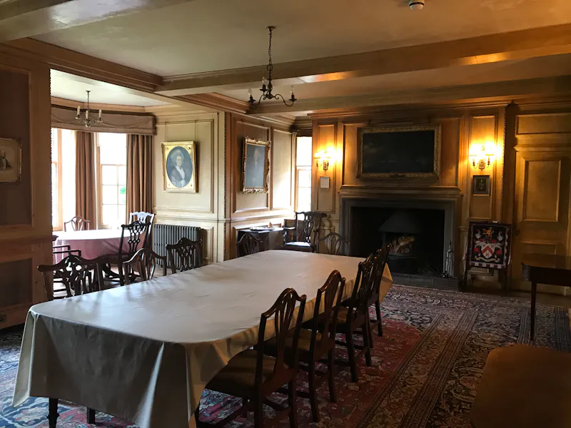 Large Llanwrtyd Manor House, A1585 (photo 4)