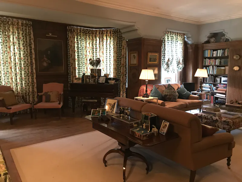 Living Room at Large Llanwrtyd Manor House, A1585 (photo 7)