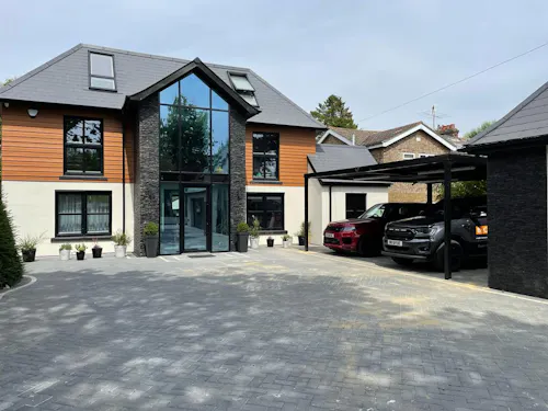 Modern Millbrook house, K471