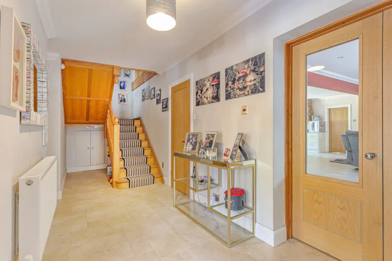 Staircase at Welwyn Garden City Home, D2667 (photo 7)