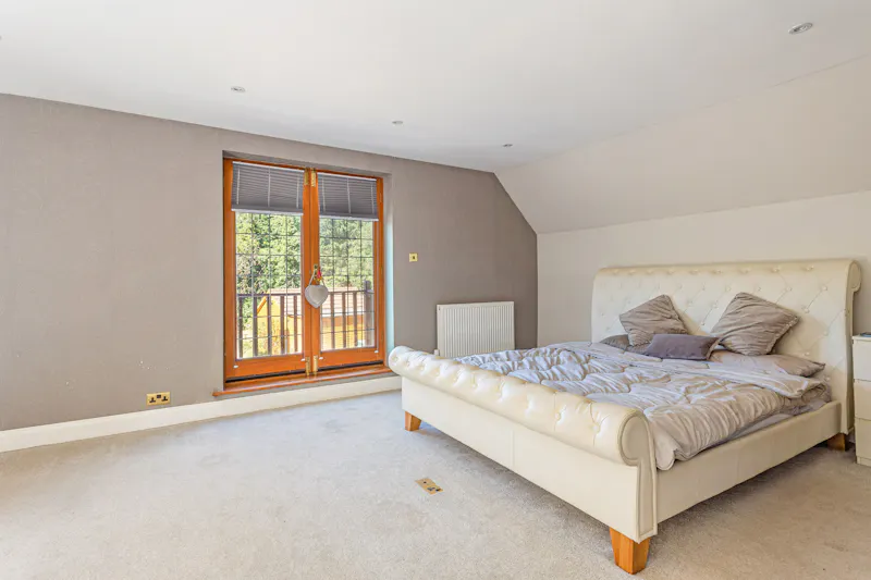 Bedroom at Welwyn Garden City Home, D2667 (photo 8)