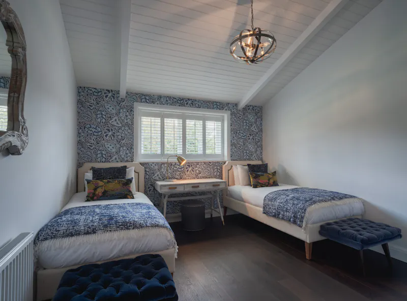 Bedroom at New England Soberton house, D2666 (photo 18)