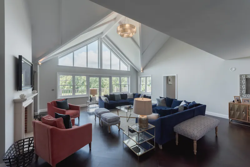 Living Room at New England Soberton house, D2666 (photo 8)