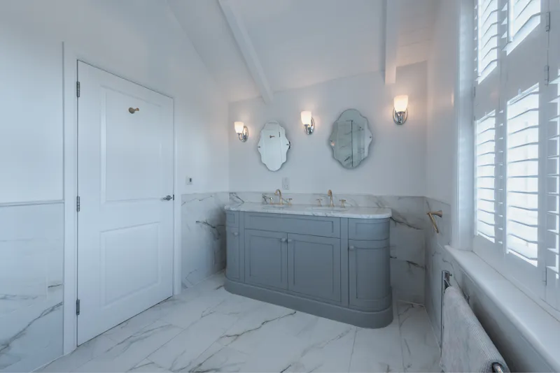 Changing rooms at New England Soberton house, D2666 (photo 17)