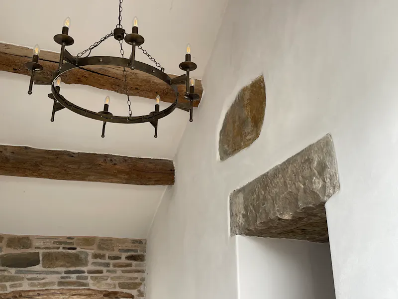 Exposed brick at 17th Century Yeoman’s House, A1586 (photo 28)
