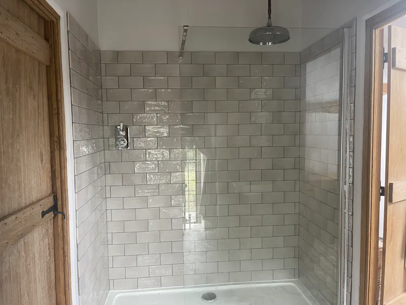 Bathroom at 17th Century Yeoman’s House, A1586 (photo 48)