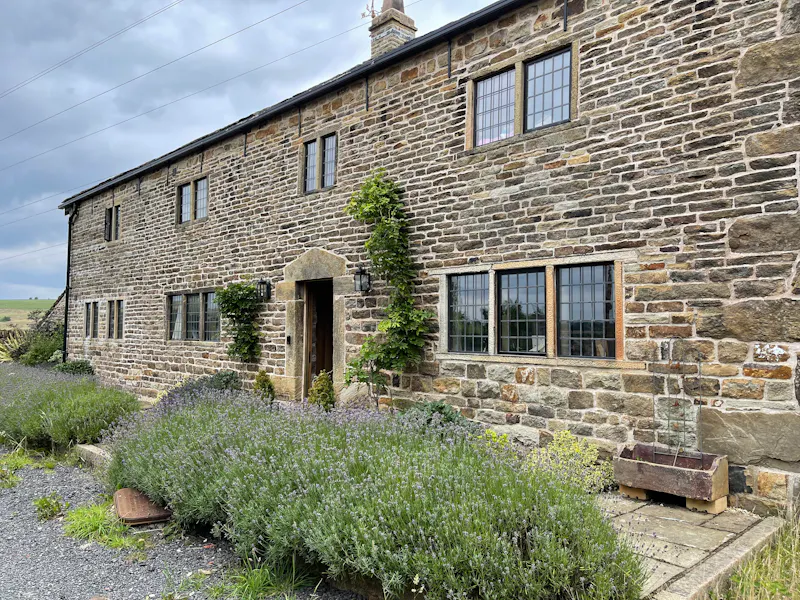 17th Century Yeoman’s House, A1586 (photo 1)